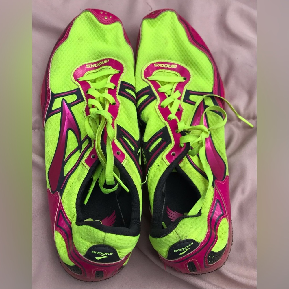Brooks PR Series Neon Green and Pink Mid Distance Running Spikes - 9.5 - Picture 8 of 14